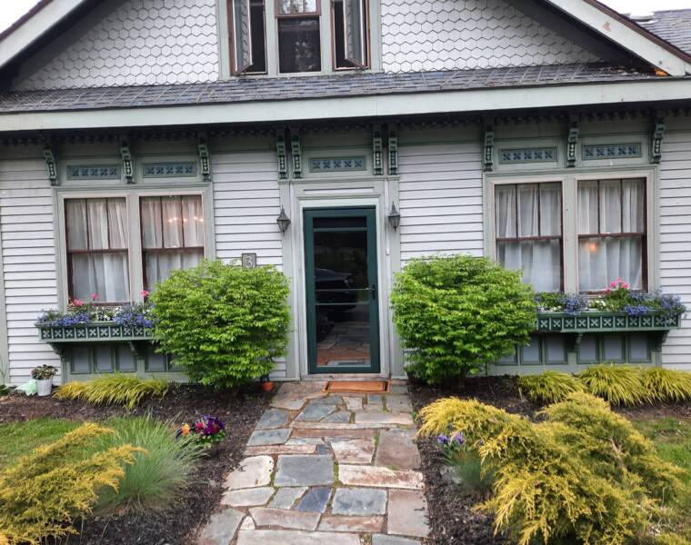 3 Banook Avenue, Dartmouth, Nova Scotia B3A 2L3 Canada
