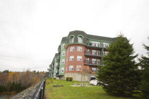 401-116  Larry Uteck Blvd,  Halifax, Nova Scotia B3M 4Y1 Canada