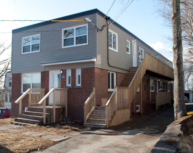 2/220 Prince Arthur, Dartmouth, Nova Scotia B2Y 3K3 Canada