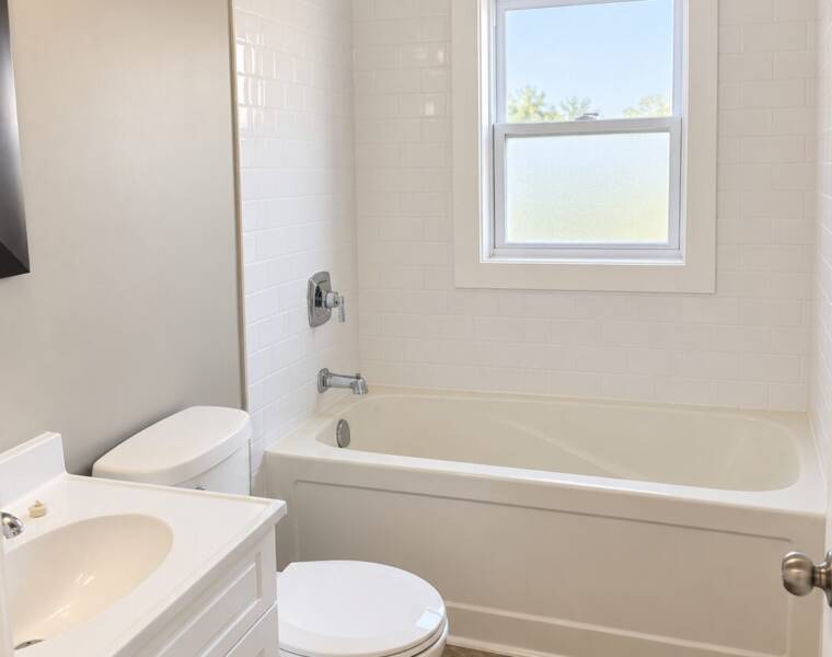 5/220 Prince Arthur, Dartmouth, Nova Scotia B2Y 3K3 Canada