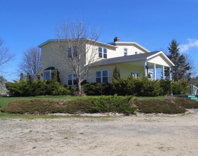 28   Silver Point Rd, Martins River, Nova Scotia B0J 2E0  Canada