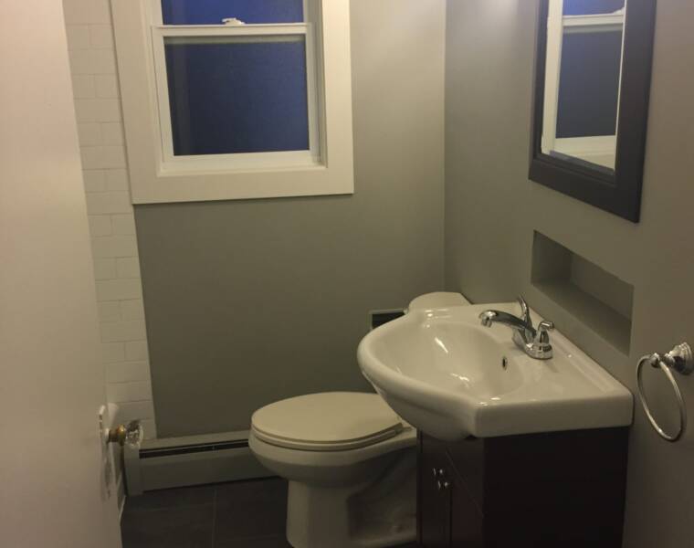 2/220 Prince Arthur, Dartmouth, Nova Scotia B2Y 3K3 Canada