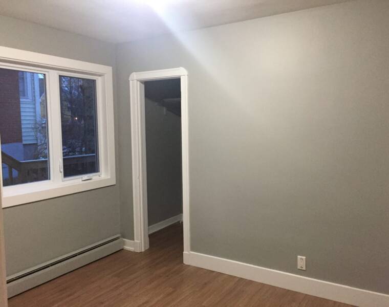 2/220 Prince Arthur, Dartmouth, Nova Scotia B2Y 3K3 Canada