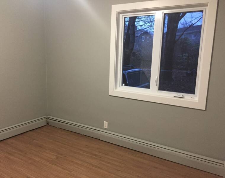 2/220 Prince Arthur, Dartmouth, Nova Scotia B2Y 3K3 Canada