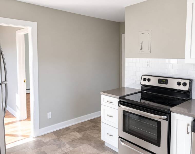 5/220 Prince Arthur, Dartmouth, Nova Scotia B2Y 3K3 Canada