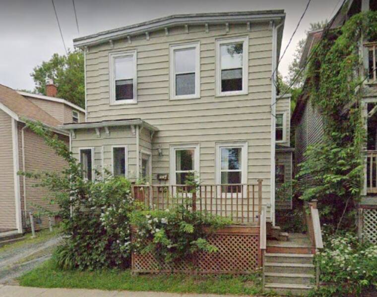 Main/105 Hawthorne Street, Dartmouth, Nova Scotia B2Y 2Z1 Canada