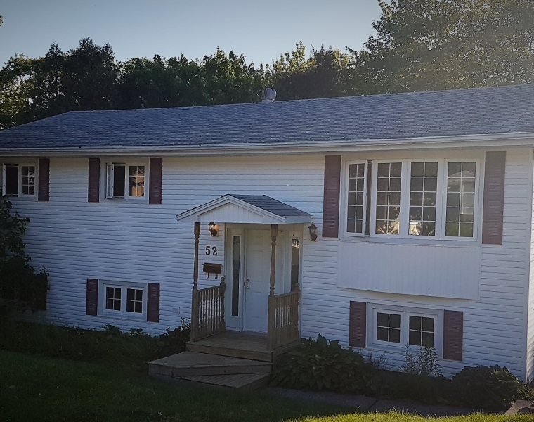 52 Pope Crescent, Lower Sackville, Nova Scotia B4C 2A5 Canada