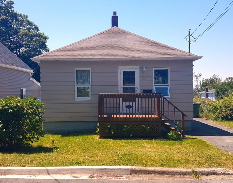 10 Provost Street, Dartmouth, NS B2W 1B4 Canada