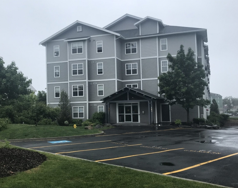 206/162 Ochterloney Street, Dartmouth, Nova Scotia B2Y 4X3 Canada