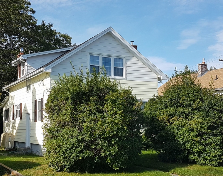 2 Milverton Road, Dartmouth, Nova Scotia B2Y 3T4 Canada