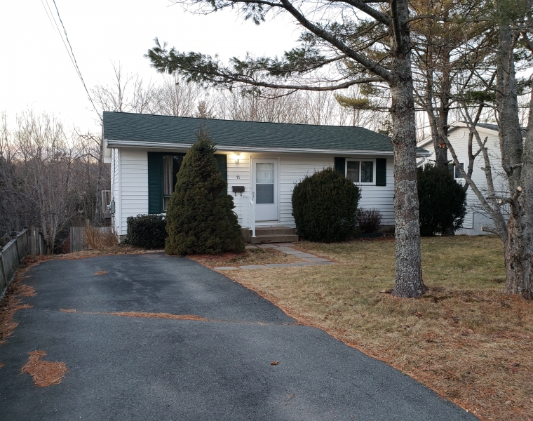 11 Grennan Drive, Lower Sackville, Nova Scotia B4C 3C4 Canada