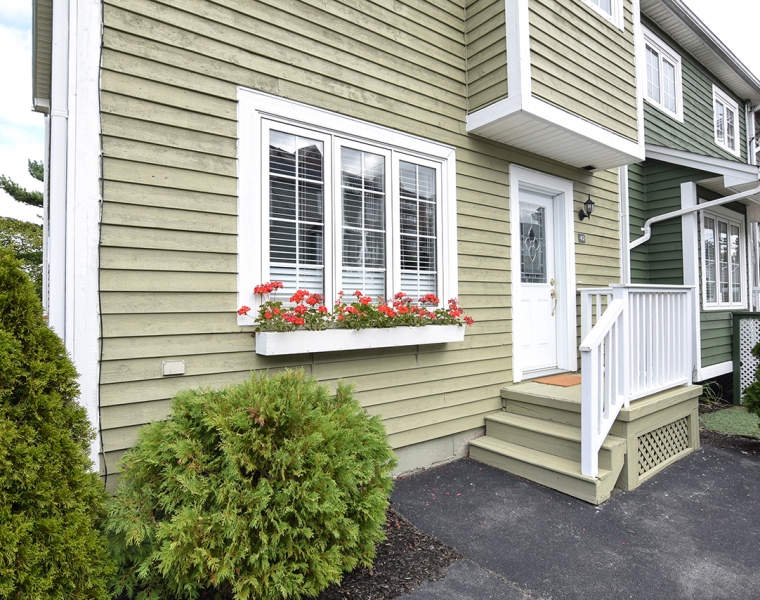 43 Peruz Court, Bedford, Nova Scotia B4A 4G2 Canada