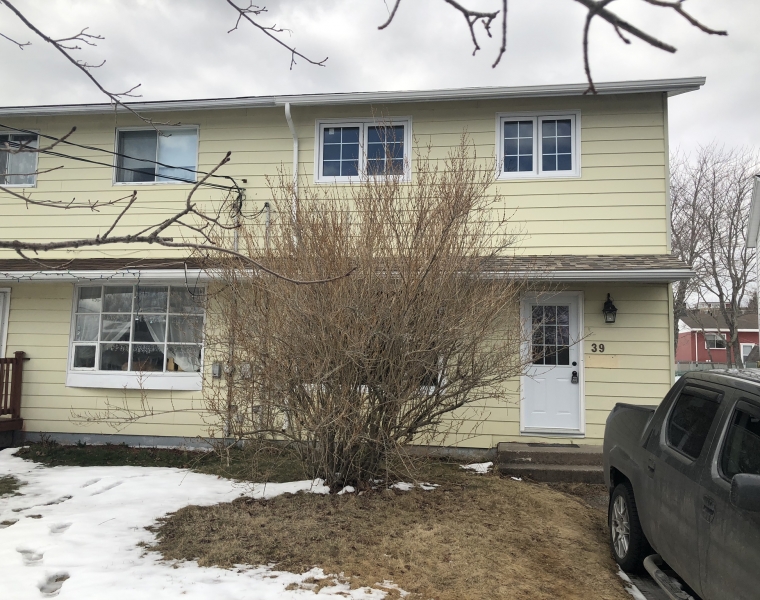 39 Brompton Avenue, Dartmouth, Nova Scotia B2W 4M5 Canada