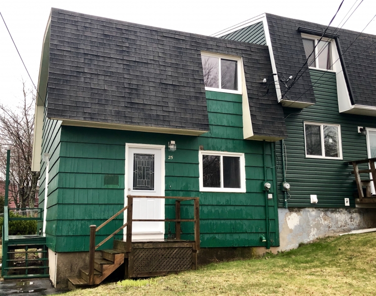 25 Spar Crescent, Dartmouth, Nova Scotia B2W 4A1 Canada