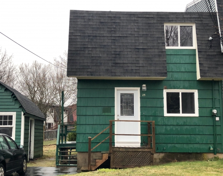 25 Spar Crescent, Dartmouth, Nova Scotia B2W 4A1 Canada