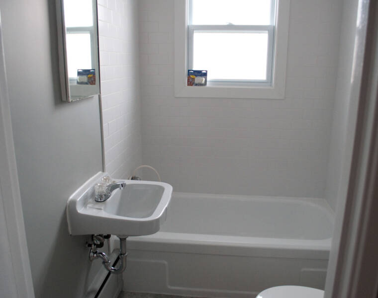 10/10 Mitchell St, Dartmouth, Nova Scotia B3A 3C9 Canada