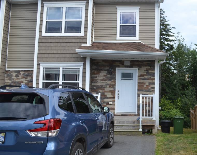 32 Chelmsford Place, Halifax, Nova Scotia B3M 4R2 Canada