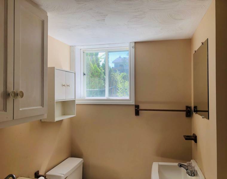29 Valkyrie Crescent, Dartmouth, Nova Scotia B2W 5B5 Canada