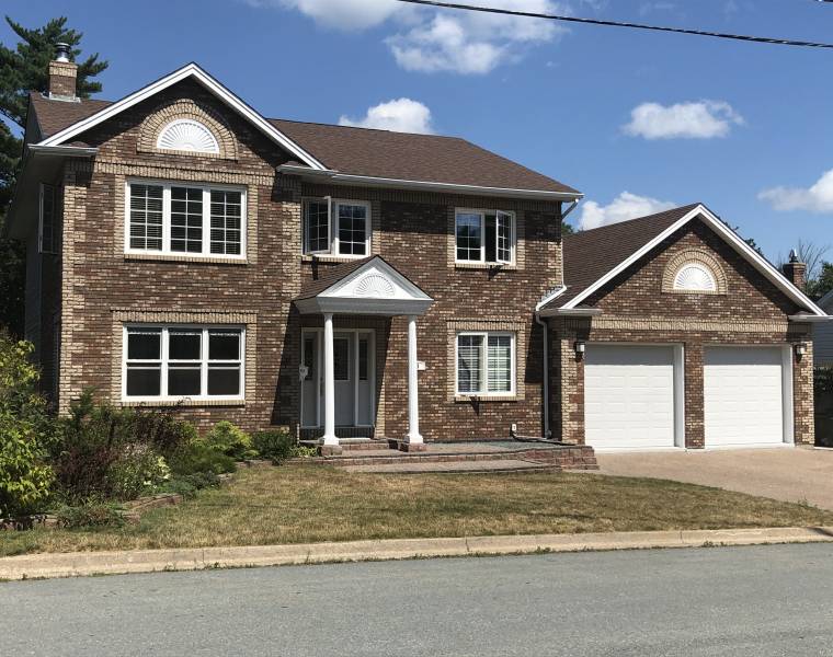 63 Castlewood Drive, Dartmouth, Nova Scotia B2V 2R3 Canada