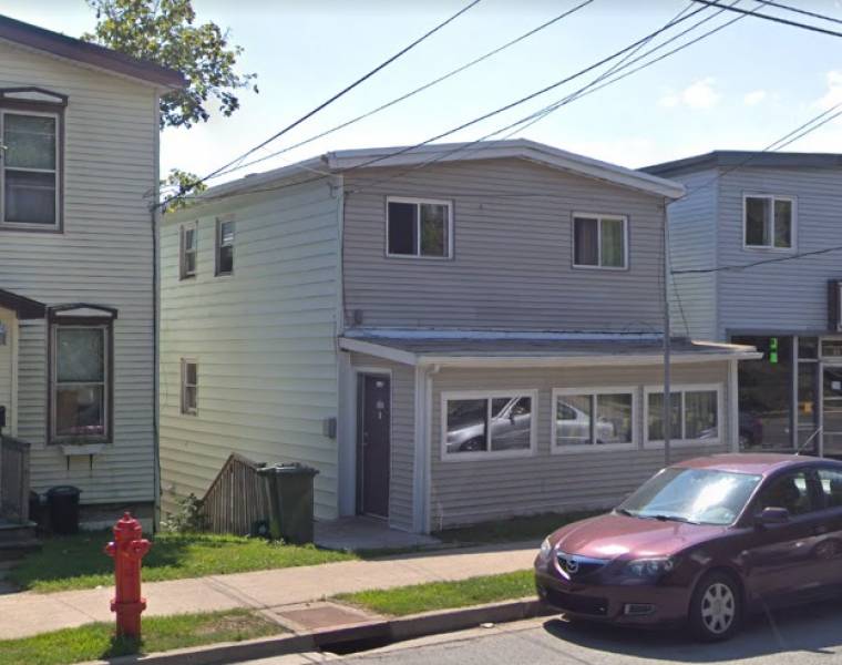 Upper/219 Windmill Road, Dartmouth, Nova Scotia B3A 1E9 Canada