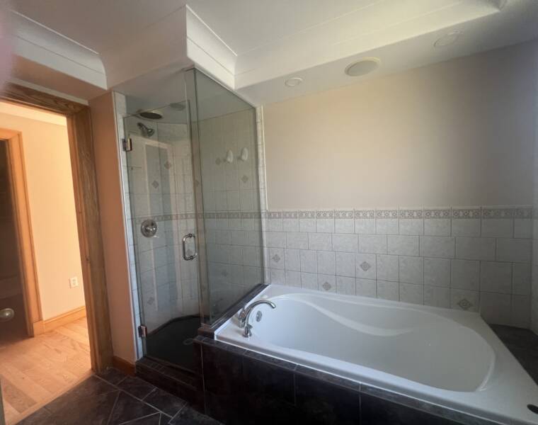 44 View Street, Dartmouth, Nova Scotia B2Y 3B1 Canada