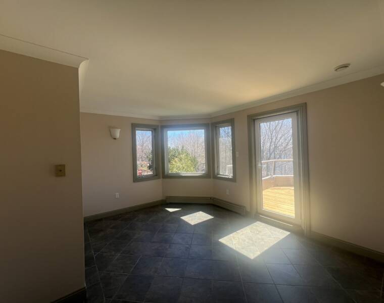 44 View Street, Dartmouth, Nova Scotia B2Y 3B1 Canada