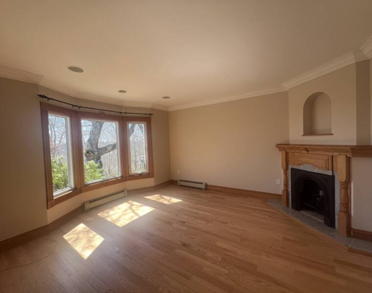 44 View Street, Dartmouth, Nova Scotia B2Y 3B1 Canada