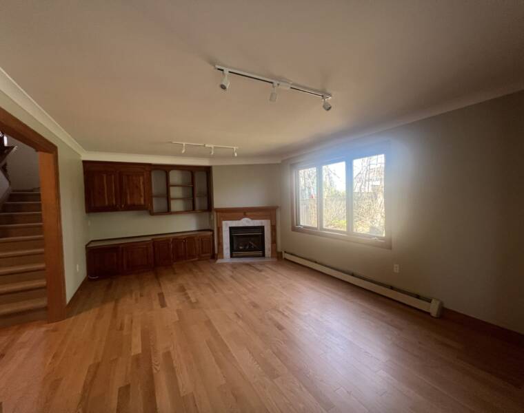 44 View Street, Dartmouth, Nova Scotia B2Y 3B1 Canada