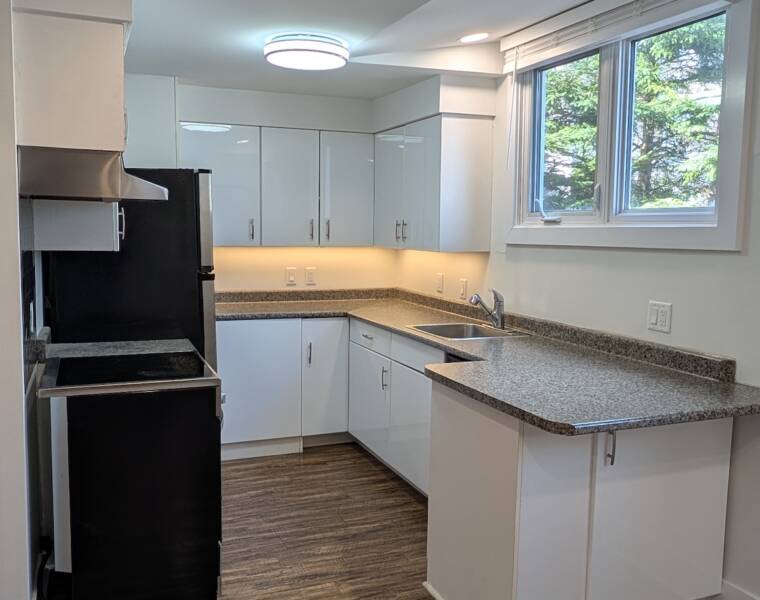 19 Oak Street, Dartmouth, Nova Scotia B3A 1Z1 Canada