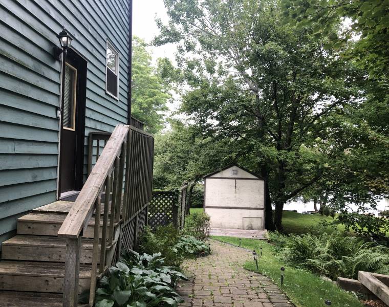 5 Hume Street, Dartmouth, Nova Scotia B2Y 1X6 Canada