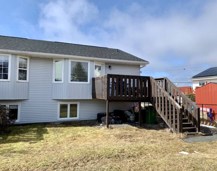 6 Lowery Court, Eastern Passage, Nova Scotia B3G 1N1 Canada