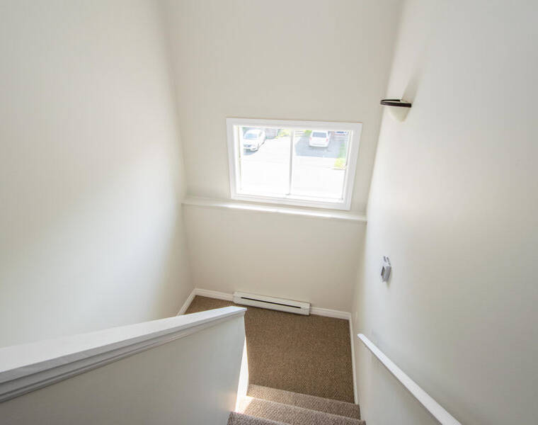 84 Pondicherry Crescent, Dartmouth, Nova Scotia B2W 5C5 Canada