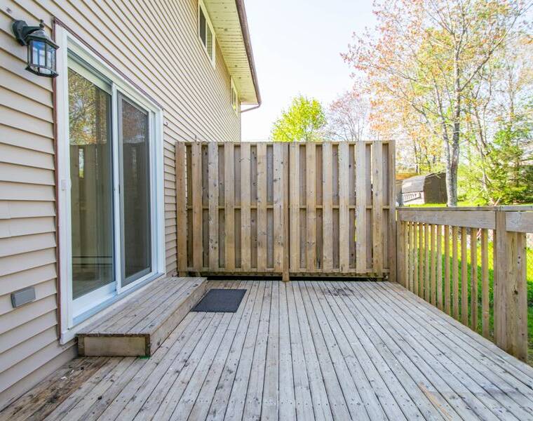 84 Pondicherry Crescent, Dartmouth, Nova Scotia B2W 5C5 Canada