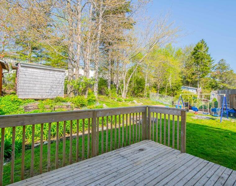 84 Pondicherry Crescent, Dartmouth, Nova Scotia B2W 5C5 Canada