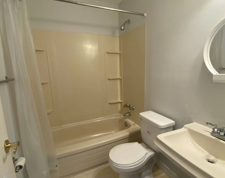 25 Linden Court, Dartmouth, Nova Scotia B2W 4X2 Canada