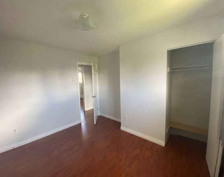 25 Linden Court, Dartmouth, Nova Scotia B2W 4X2 Canada