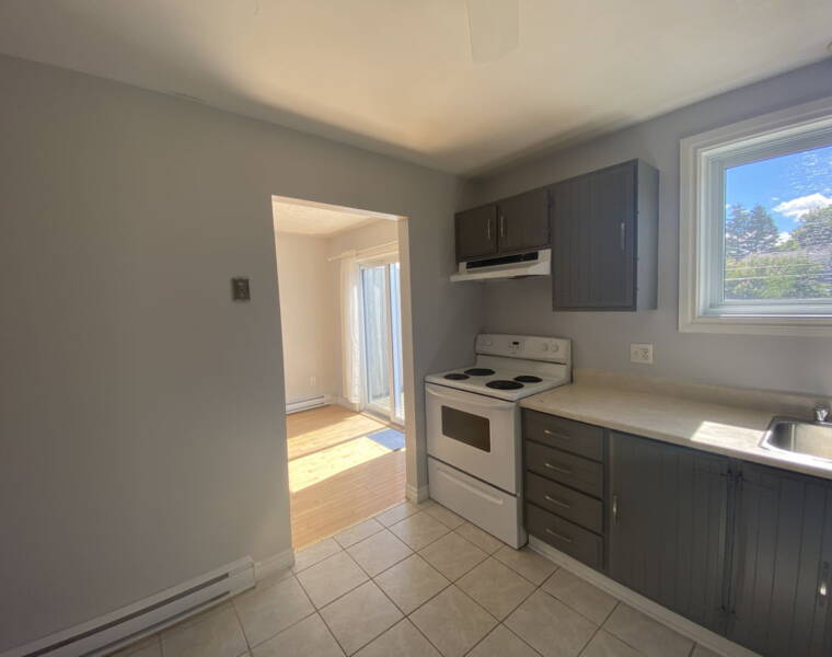 25 Linden Court, Dartmouth, Nova Scotia B2W 4X2 Canada