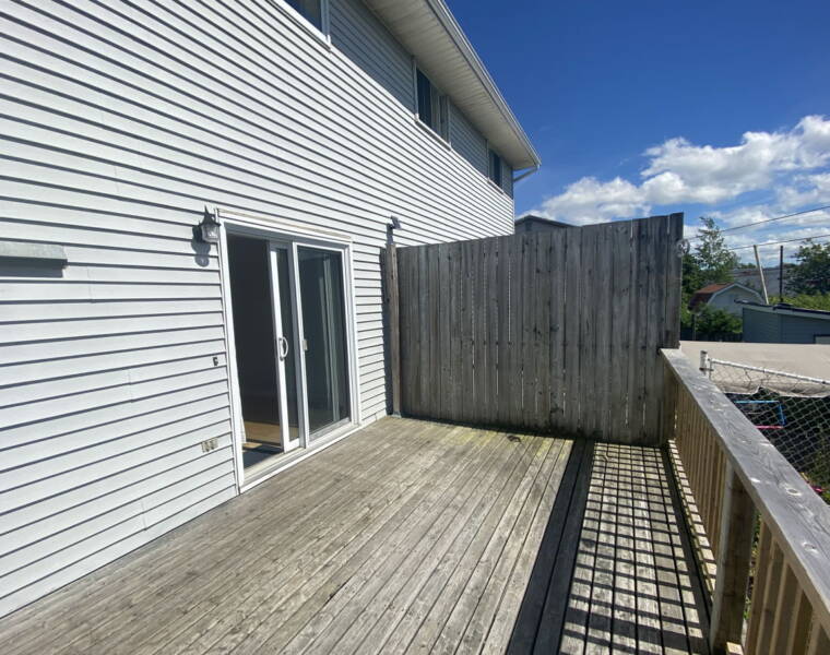 25 Linden Court, Dartmouth, Nova Scotia B2W 4X2 Canada