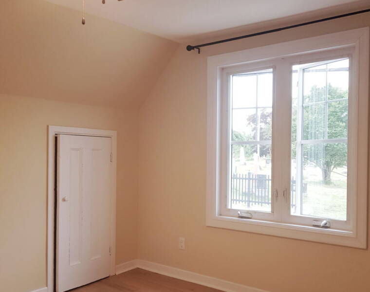 50 Victoria Road, Dartmouth, Nova Scotia B2Y 2V9 Canada