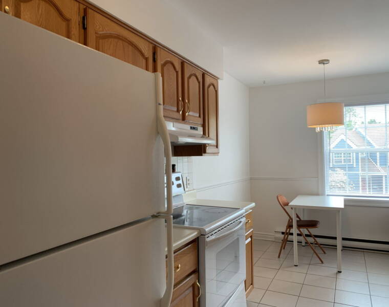 11 Collins Grove Ridge, Dartmouth, Nova Scotia B2W 5Y2 Canada