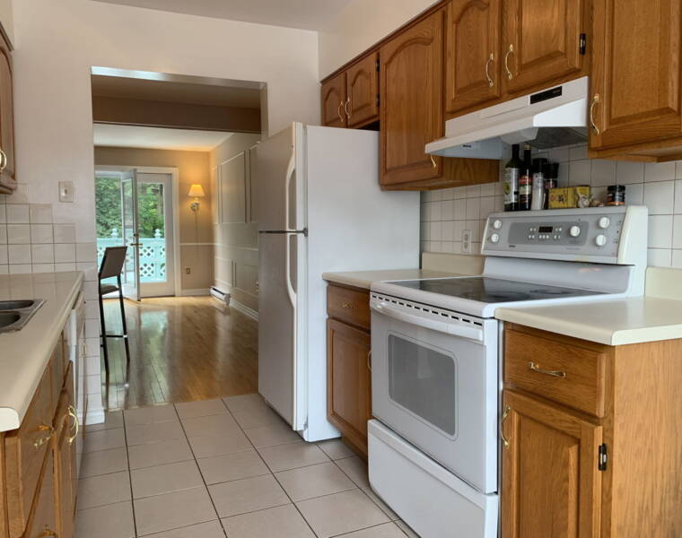 11 Collins Grove Ridge, Dartmouth, Nova Scotia B2W 5Y2 Canada