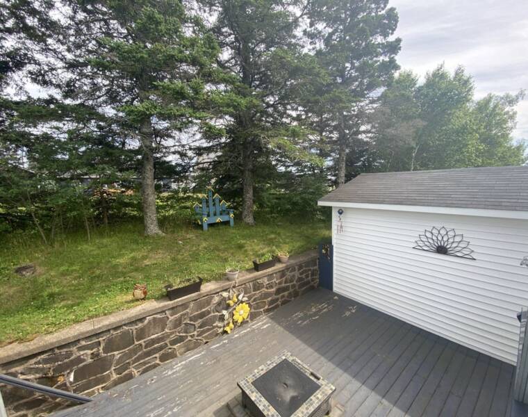 17 Deyoung Drive, Eastern Passage, Nova Scotia B3G 1N2 Canada