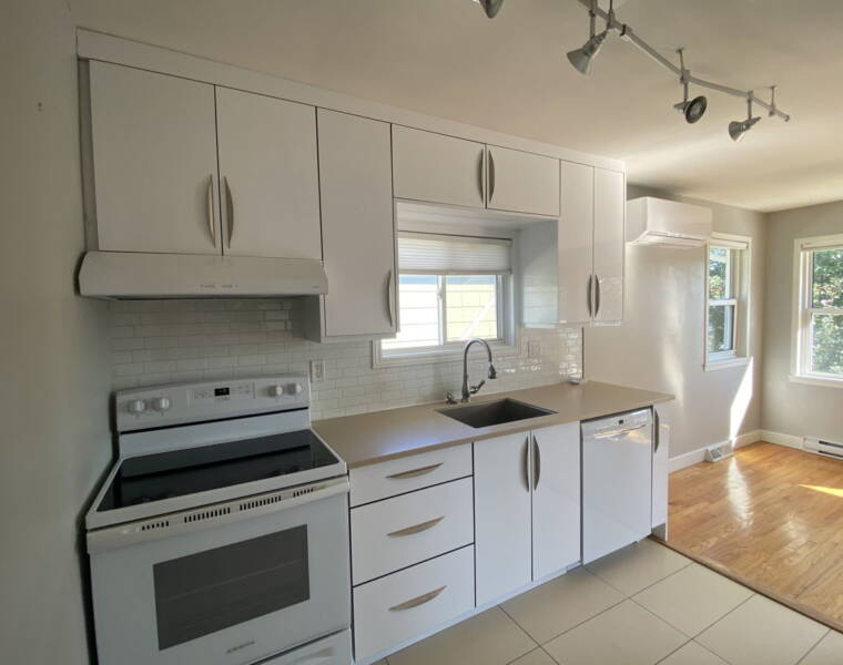 206 Albro Lake Road, Dartmouth, Nova Scotia B3A 3Z2 Canada