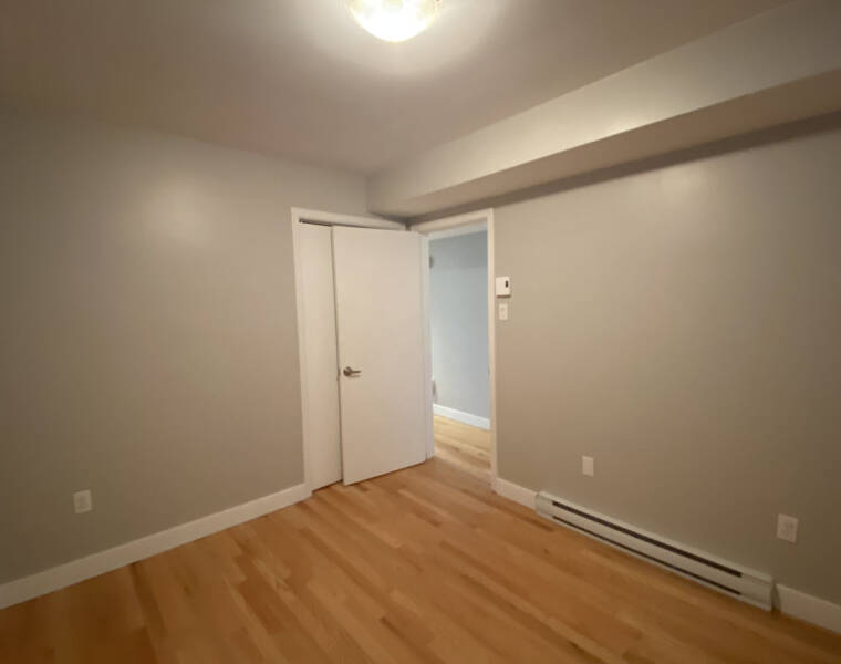 206 Albro Lake Road, Dartmouth, Nova Scotia B3A 3Z2 Canada