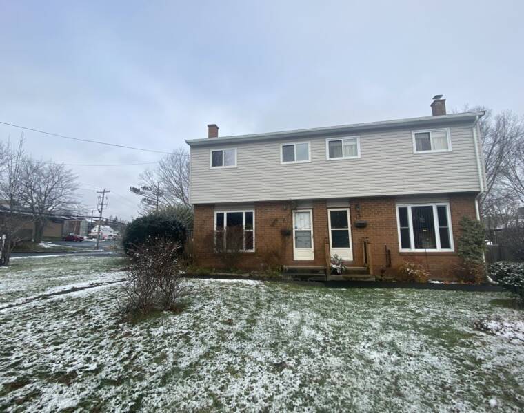 14 Armbro Lane, Dartmouth, Nova Scotia B2V 1N8 Canada