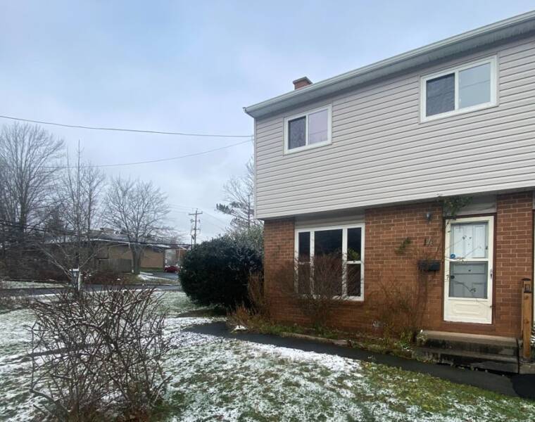 14 Armbro Lane, Dartmouth, Nova Scotia B2V 1N8 Canada