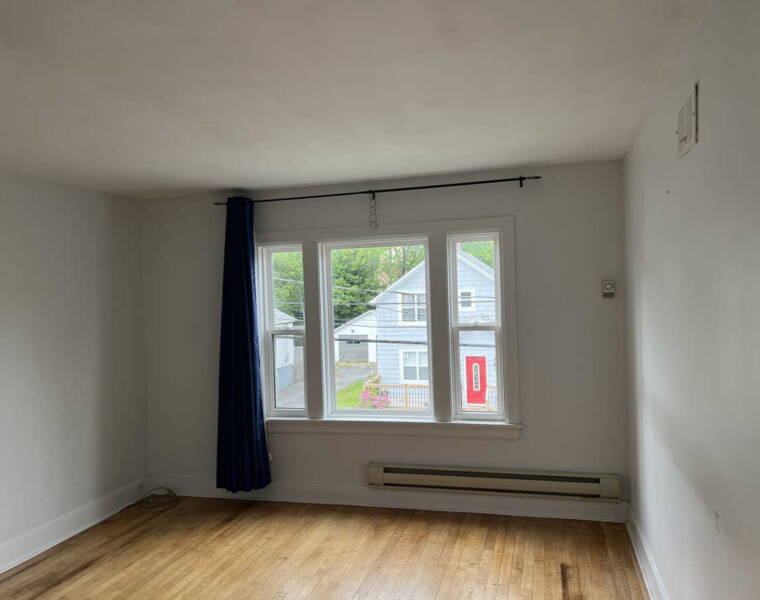 Upper/46 Rufus Avenue, Halifax, Nova Scotia B3N 2L7 Canada