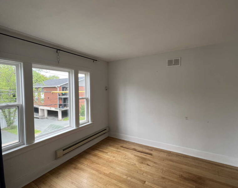 Upper/46 Rufus Avenue, Halifax, Nova Scotia B3N 2L7 Canada