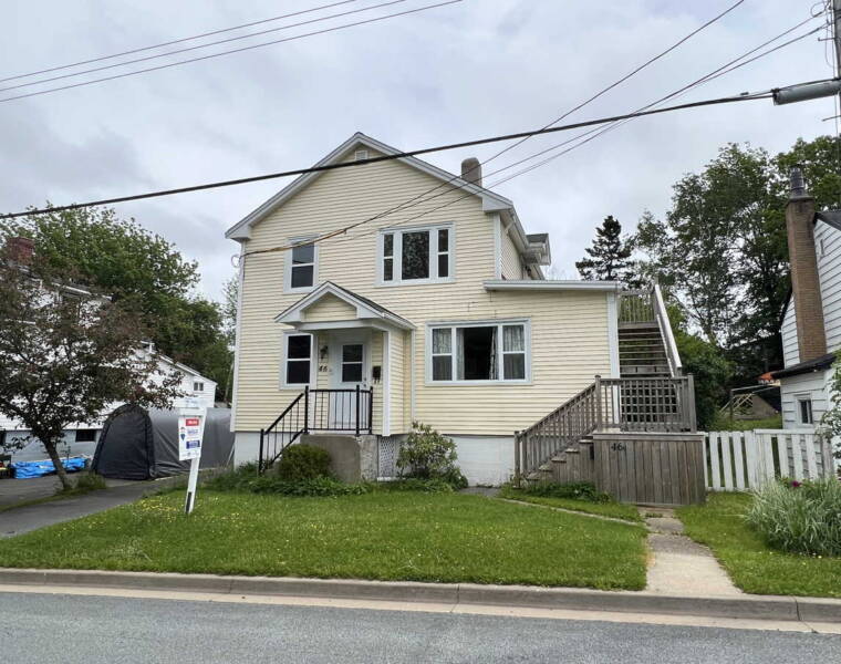 Upper/46 Rufus Avenue, Halifax, Nova Scotia B3N 2L7 Canada