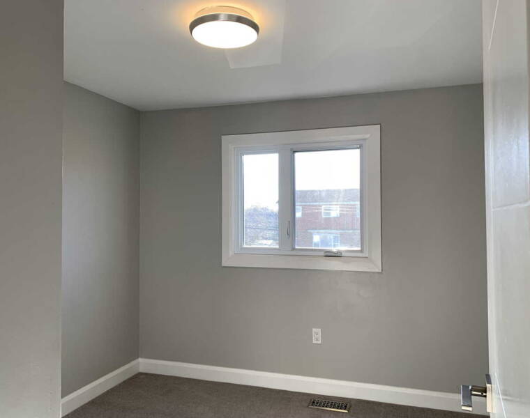 21 Shrewsbury Road, Dartmouth, Nova Scotia B2V 1R6 Canada